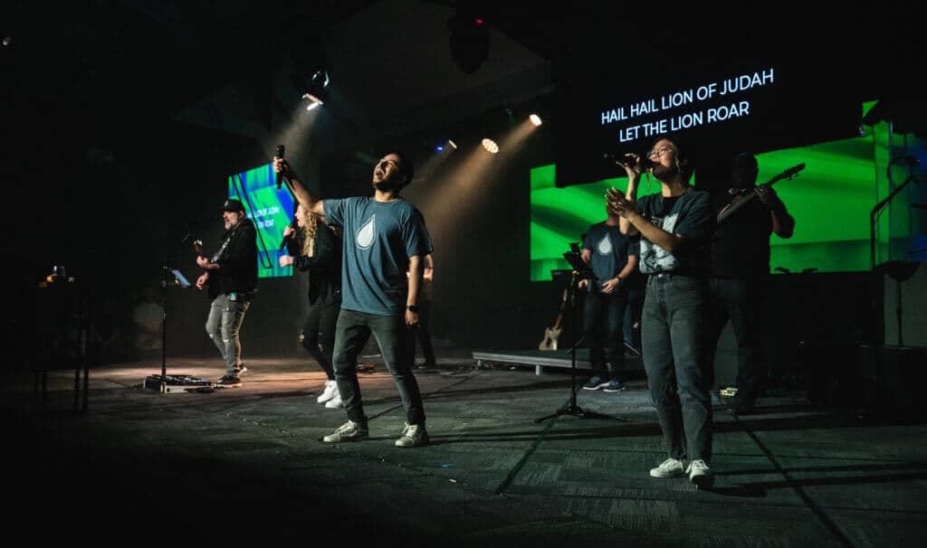 engaging church worship in Omaha engaging church worship in Omaha